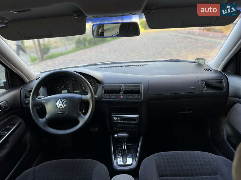 Хетчбек Volkswagen Golf 2001 в Вінниці