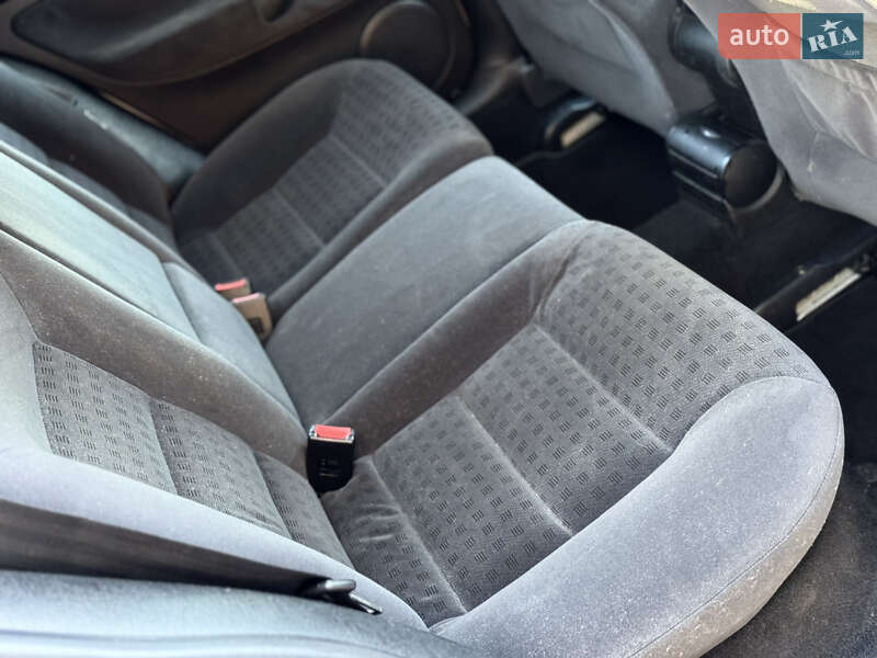 Хетчбек Volkswagen Golf 2001 в Вінниці