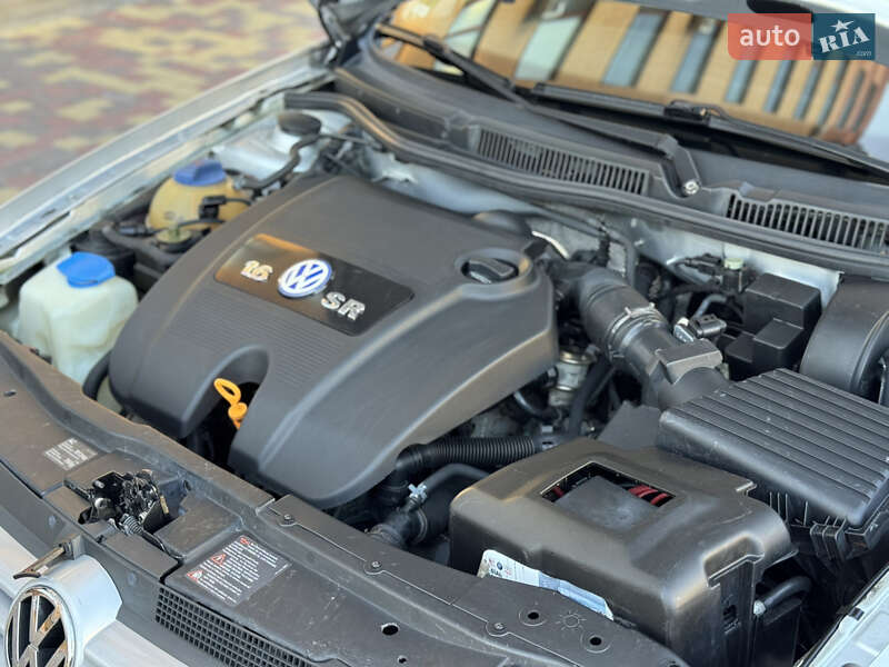 Хетчбек Volkswagen Golf 2001 в Вінниці