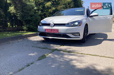 Хэтчбек Volkswagen Golf 2018 в Львове