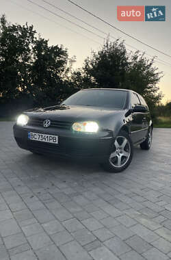 Хетчбек Volkswagen Golf 2002 в Львові