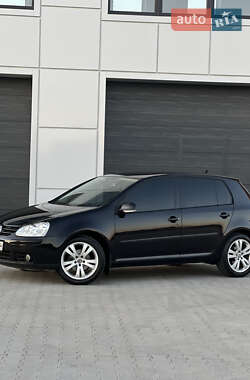 Хетчбек Volkswagen Golf 2005 в Вінниці