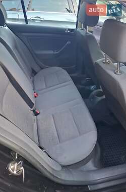 Хэтчбек Volkswagen Golf 2006 в Киеве