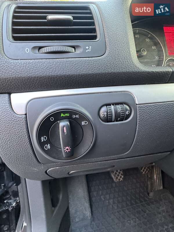 Хэтчбек Volkswagen Golf 2007 в Львове