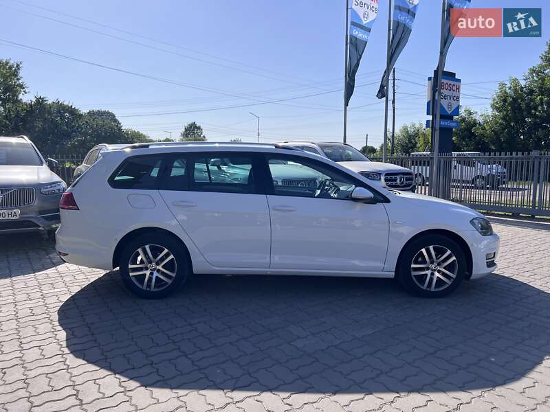 Універсал Volkswagen Golf 2014 в Нововолинську