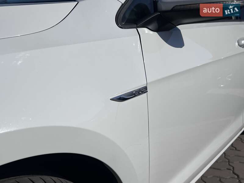 Універсал Volkswagen Golf 2014 в Нововолинську