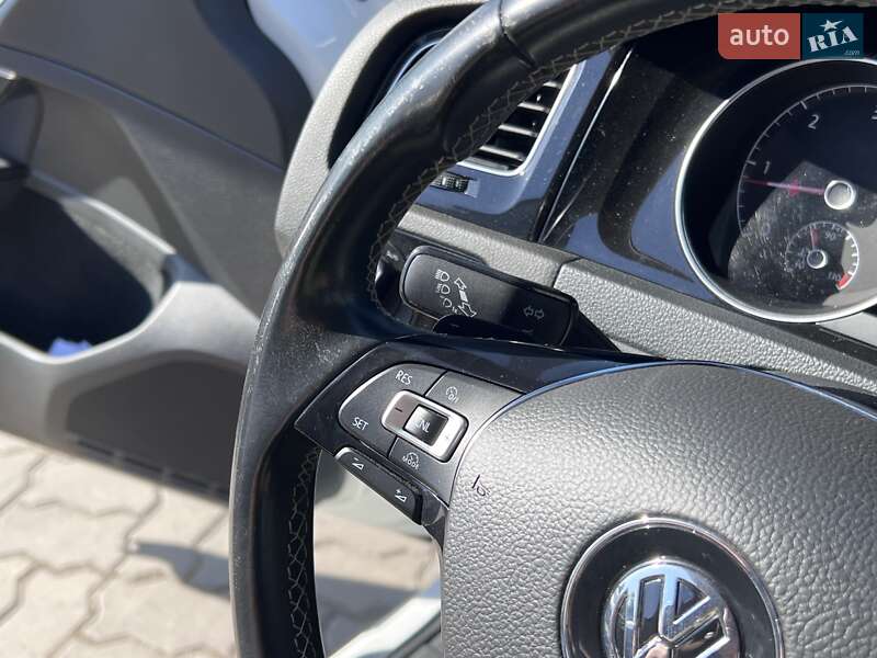 Універсал Volkswagen Golf 2014 в Нововолинську