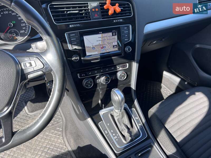 Універсал Volkswagen Golf 2014 в Нововолинську