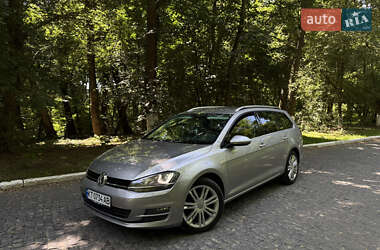 Універсал Volkswagen Golf 2015 в Чернівцях