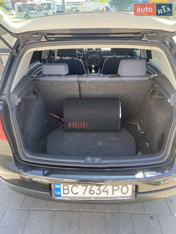 Хэтчбек Volkswagen Golf 2005 в Черкассах