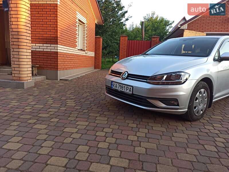 Хэтчбек Volkswagen Golf 2020 в Хмельницком