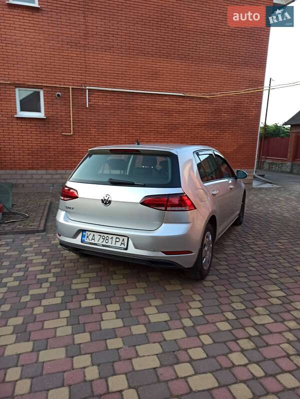 Хэтчбек Volkswagen Golf 2020 в Хмельницком