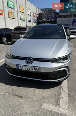 Хэтчбек Volkswagen Golf 2020 в Киеве