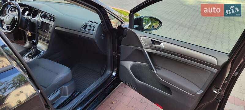 Універсал Volkswagen Golf 2013 в Шепетівці