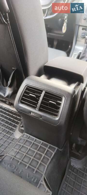 Універсал Volkswagen Golf 2013 в Шепетівці