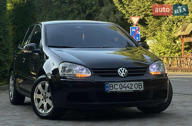 Хетчбек Volkswagen Golf 2004 в Дрогобичі