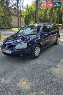 Хэтчбек Volkswagen Golf 2005 в Нетешине