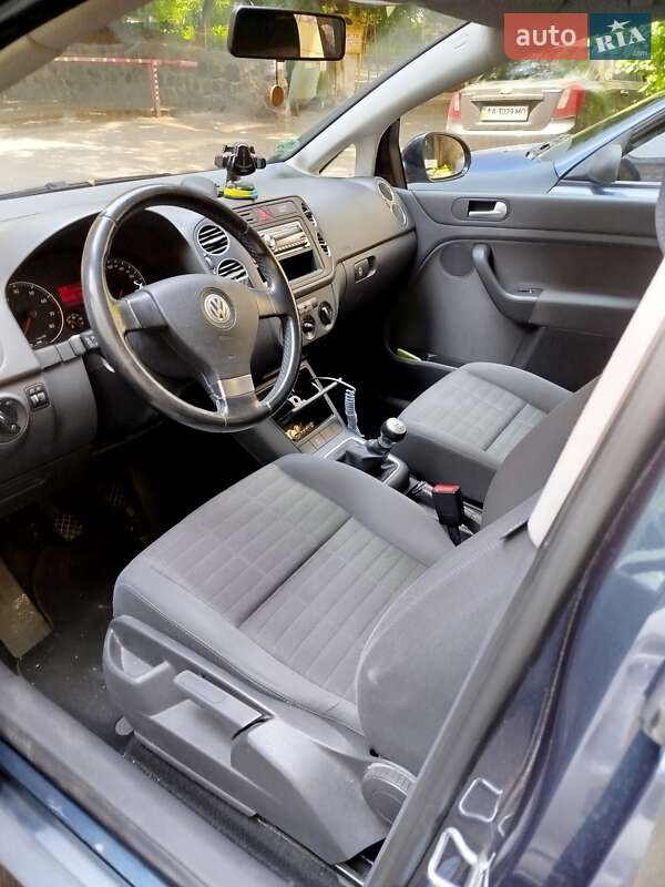 Хетчбек Volkswagen Golf 2007 в Києві