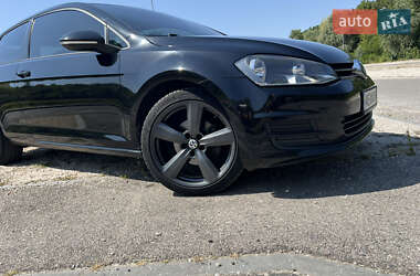 Хетчбек Volkswagen Golf 2015 в Дніпрі
