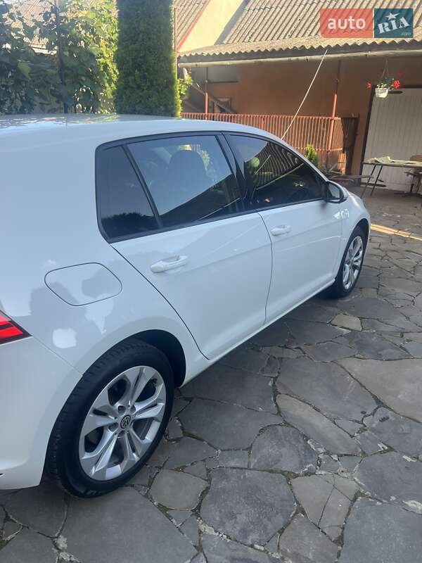 Хетчбек Volkswagen Golf 2014 в Мукачевому