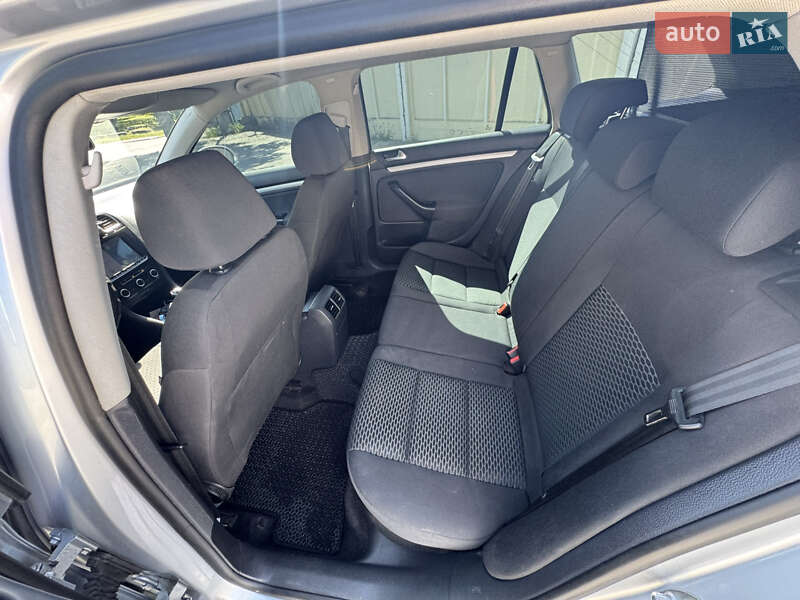 Універсал Volkswagen Golf 2011 в Кременчуці