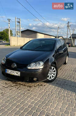 Хэтчбек Volkswagen Golf 2004 в Львове