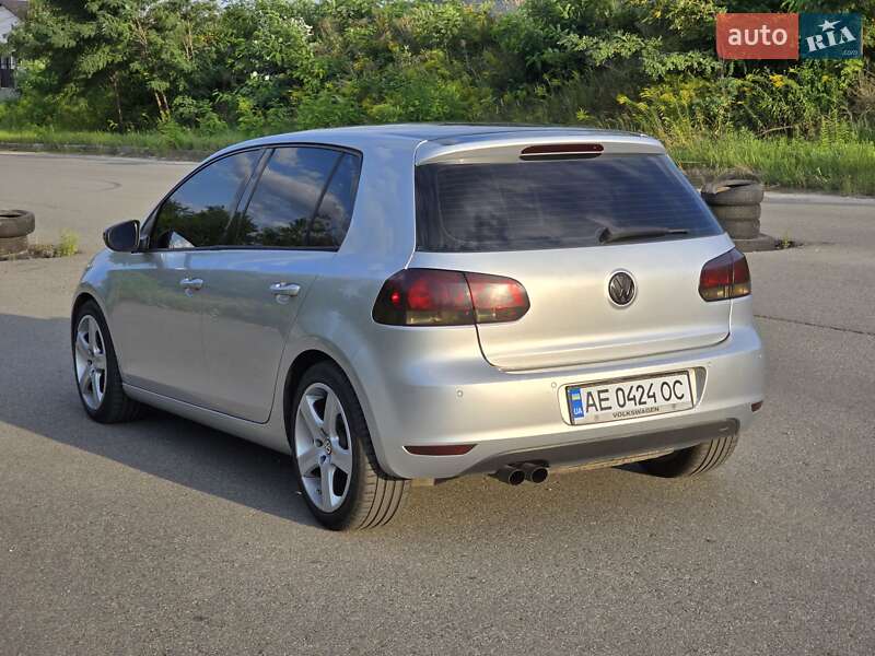 Хетчбек Volkswagen Golf 2009 в Дніпрі