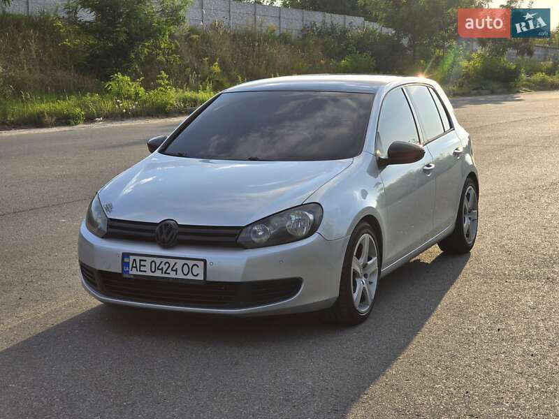 Хетчбек Volkswagen Golf 2009 в Дніпрі