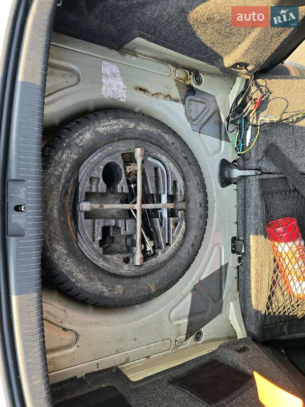 Хетчбек Volkswagen Golf 2009 в Дніпрі