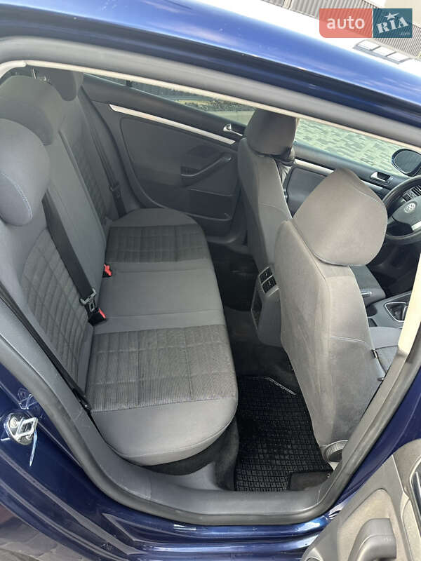 Хетчбек Volkswagen Golf 2007 в Мукачевому