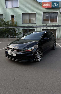 Хетчбек Volkswagen Golf 2019 в Києві