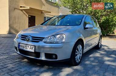 Хэтчбек Volkswagen Golf 2008 в Подольске