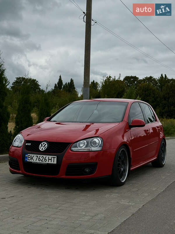 Хетчбек Volkswagen Golf 2007 в Рівному
