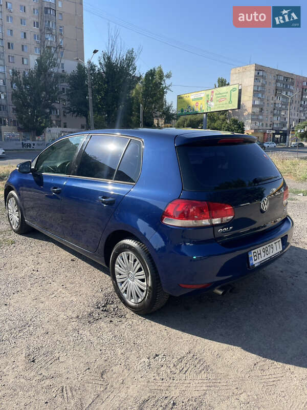 Хэтчбек Volkswagen Golf 2010 в Одессе