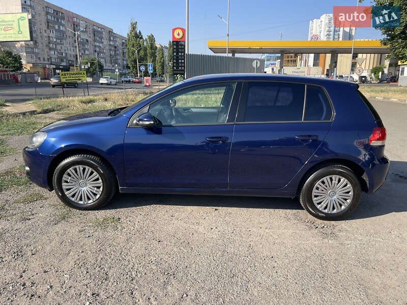 Хэтчбек Volkswagen Golf 2010 в Одессе
