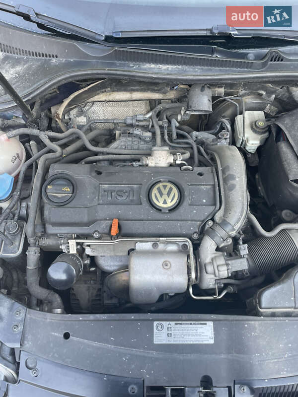 Хэтчбек Volkswagen Golf 2010 в Одессе