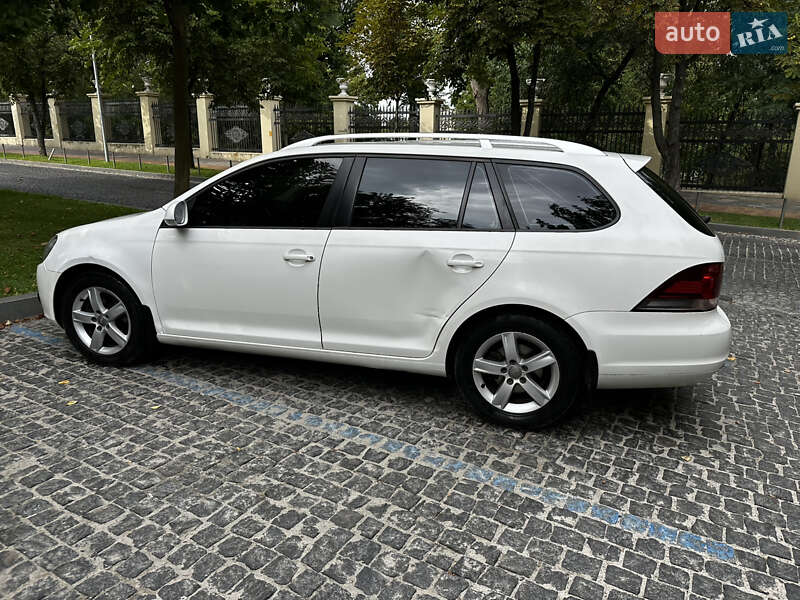 Универсал Volkswagen Golf 2011 в Днепре