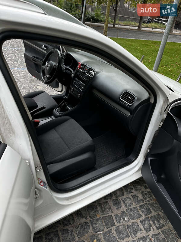 Универсал Volkswagen Golf 2011 в Днепре