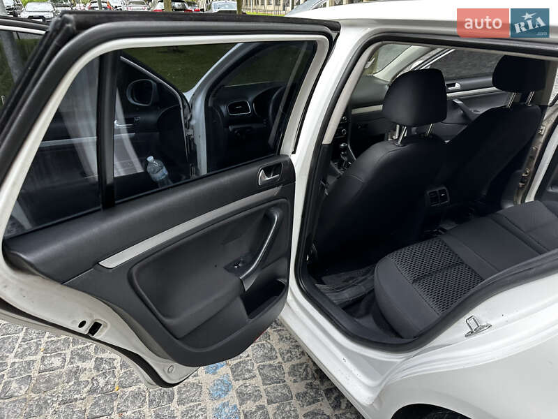 Универсал Volkswagen Golf 2011 в Днепре