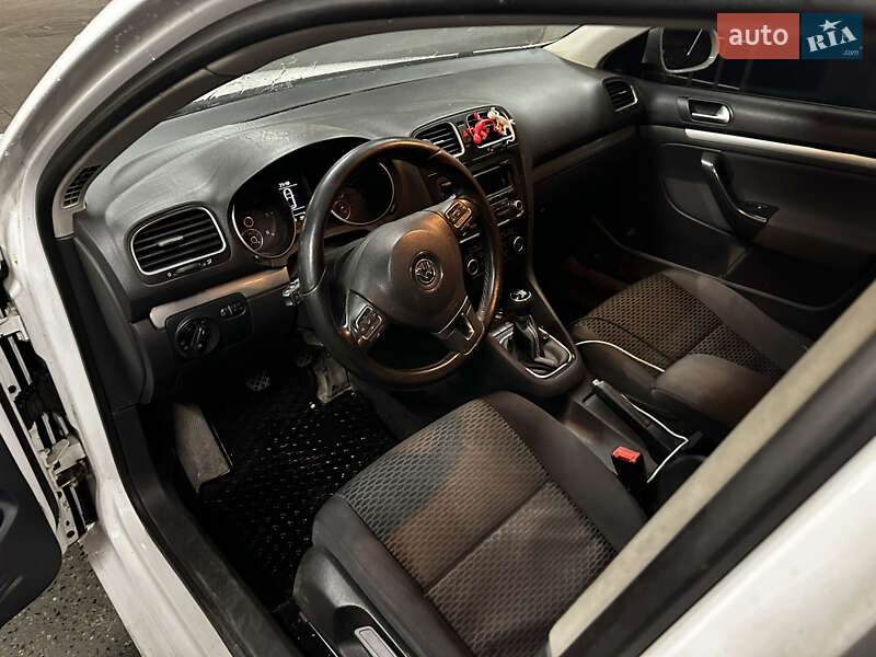 Универсал Volkswagen Golf 2011 в Днепре