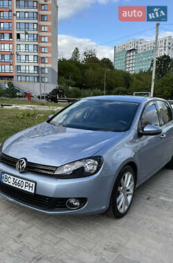 Хэтчбек Volkswagen Golf 2011 в Львове