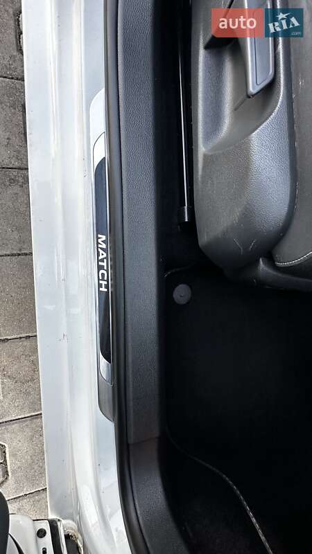 Універсал Volkswagen Golf 2012 в Ржавинцях