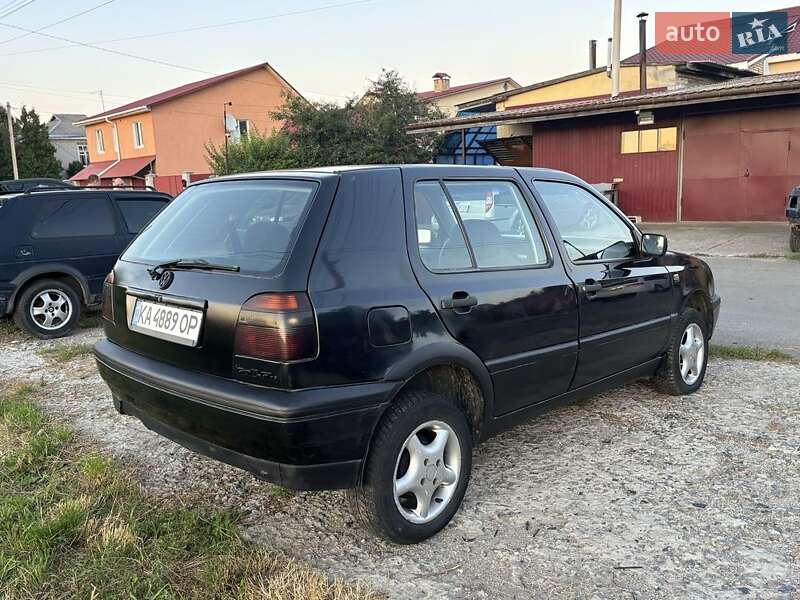 Хетчбек Volkswagen Golf 1994 в Києві