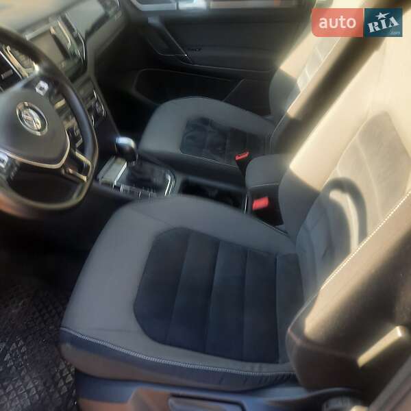 Хетчбек Volkswagen Golf 2015 в Львові