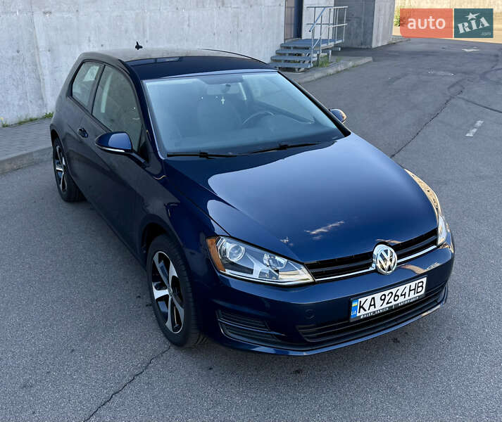 Хэтчбек Volkswagen Golf 2014 в Киеве