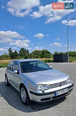 Хетчбек Volkswagen Golf 2003 в Івано-Франківську
