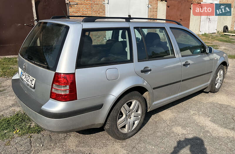 Універсал Volkswagen Golf 2001 в Полтаві