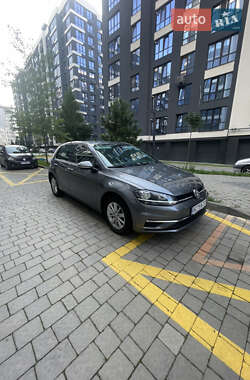 Хэтчбек Volkswagen Golf 2019 в Ивано-Франковске