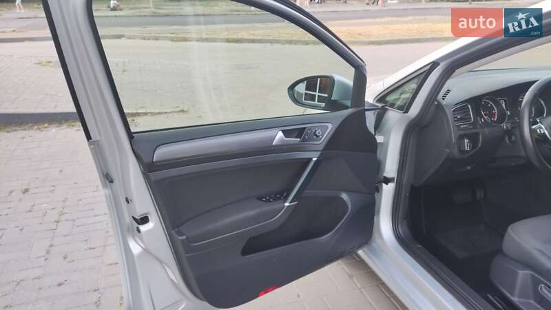 Універсал Volkswagen Golf 2018 в Черкасах