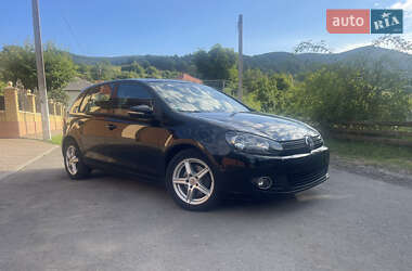 Хэтчбек Volkswagen Golf 2009 в Сваляве